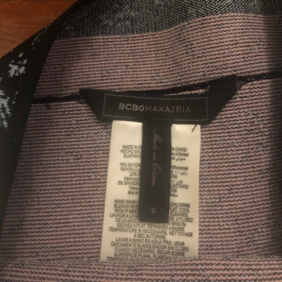 2/$50 BCBGMaxazria print body con skirt - Picture 2 of 7